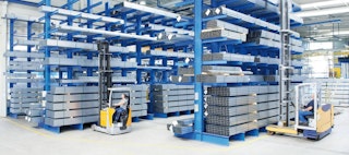 Foto Langgutlagerung, Kragarmregal 01 Foto Langgutlagerung, Kragarmregal 01