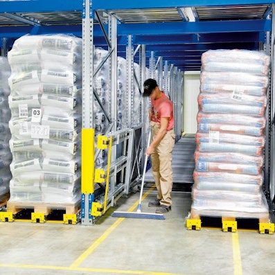 Palettendurchlaufregal PROflow mit hochklappbarer Rollenbahn Palettendurchlaufregal PROflow mit hochklappbarer Rollenbahn