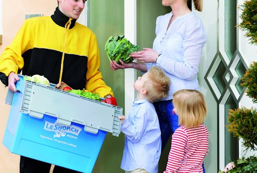 Der Schweizer Online-Supermarkt LeShop.ch beliefert etwa 50.000 Kunden mit Lebensmitteln inklusive Tiefkühlkost – bis zur Haustür.